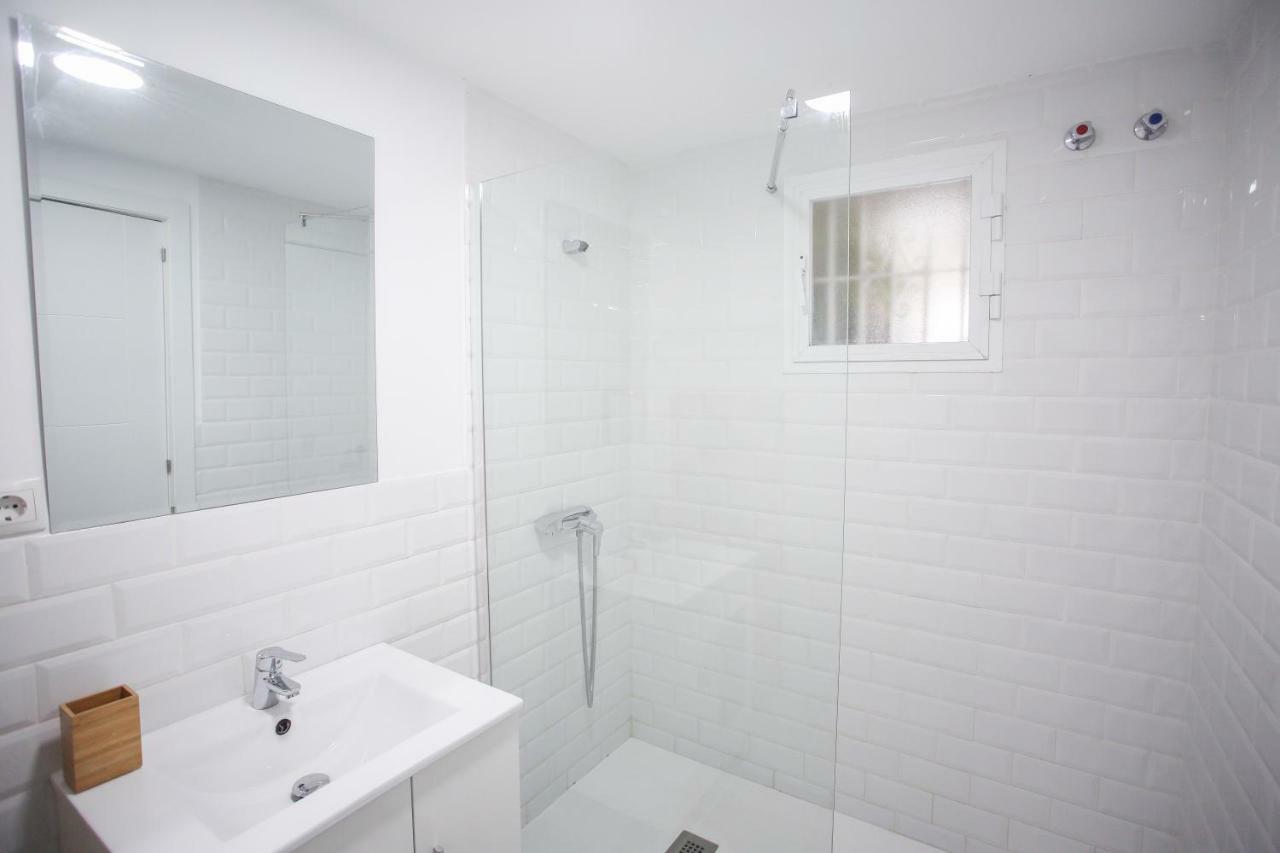 Apartamento En La Carihuela Con Piscina Y Parking, Al Lado De La Playa Torremolinos Exterior photo